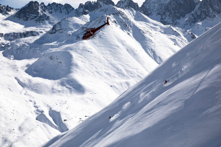 turkey_heliski_ski_trip_group_line_snow-77