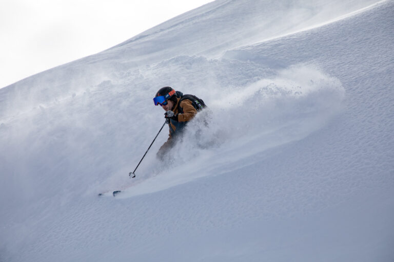 turkey_heliski_ski_trip_group_line_snow-81